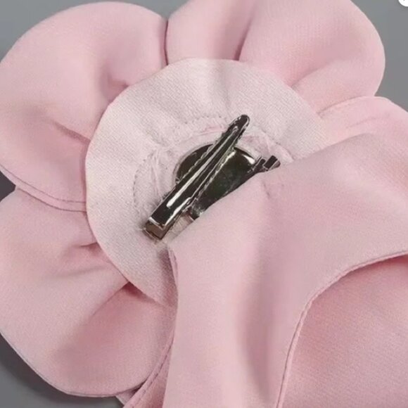 New MewMews Women's Sexy 2-Piece Pink Halter and Flower Skirt “Beautiful”!! - Picture 4 of 9